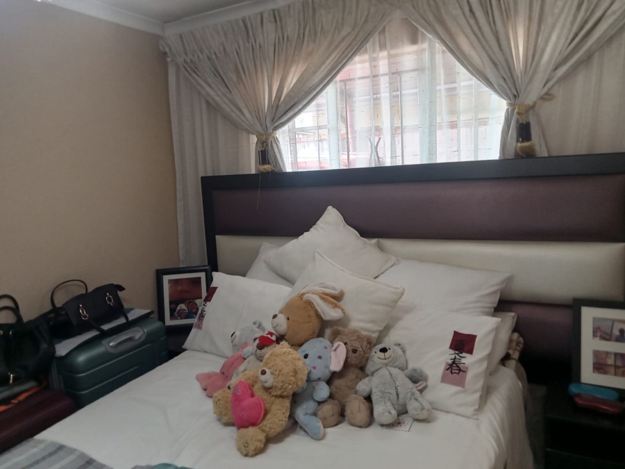3 Bedroom Property for Sale in Ponong Gauteng
