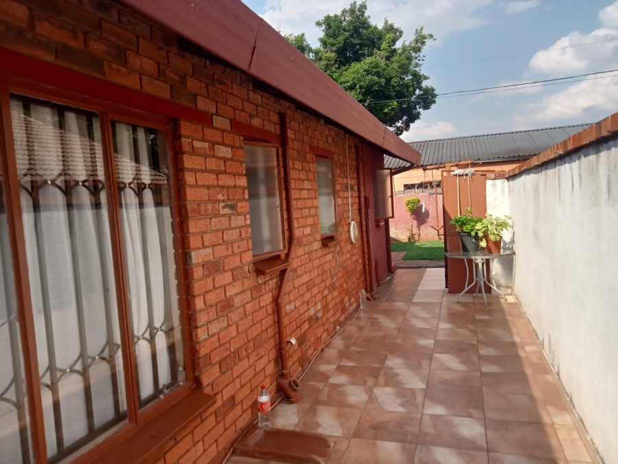 3 Bedroom Property for Sale in Ponong Gauteng