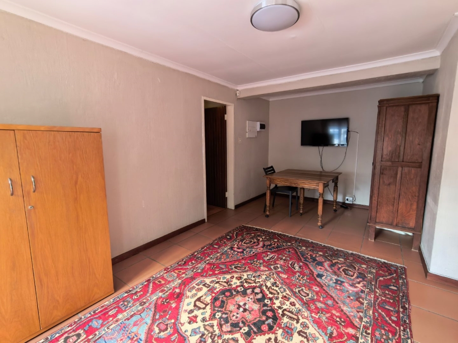 5 Bedroom Property for Sale in Faerie Glen Gauteng