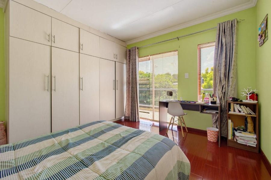 3 Bedroom Property for Sale in Mulbarton Gauteng
