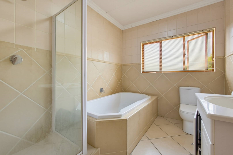 3 Bedroom Property for Sale in Mulbarton Gauteng