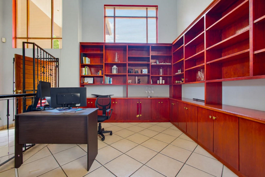 3 Bedroom Property for Sale in Mulbarton Gauteng