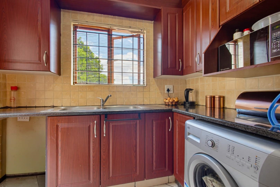 3 Bedroom Property for Sale in Mulbarton Gauteng
