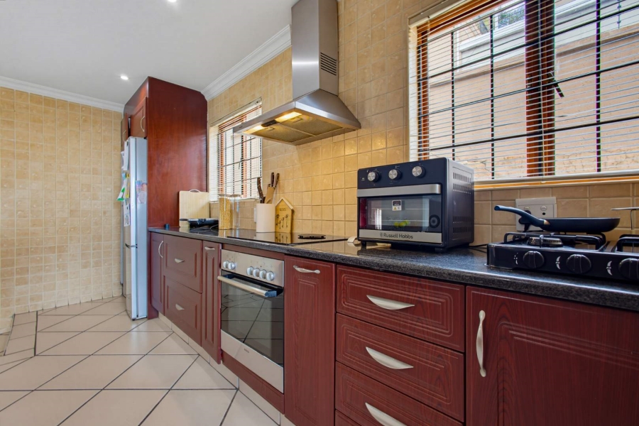 3 Bedroom Property for Sale in Mulbarton Gauteng