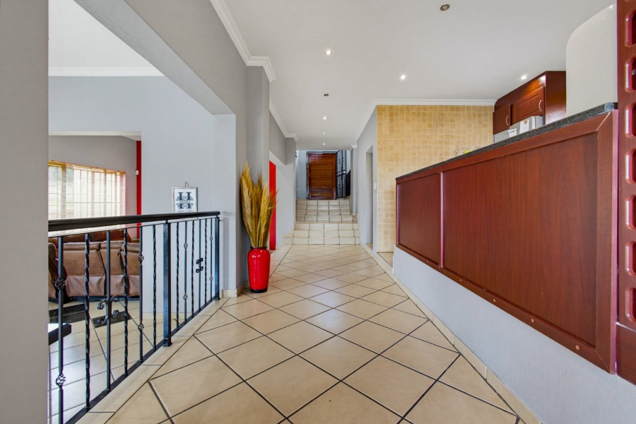 3 Bedroom Property for Sale in Mulbarton Gauteng
