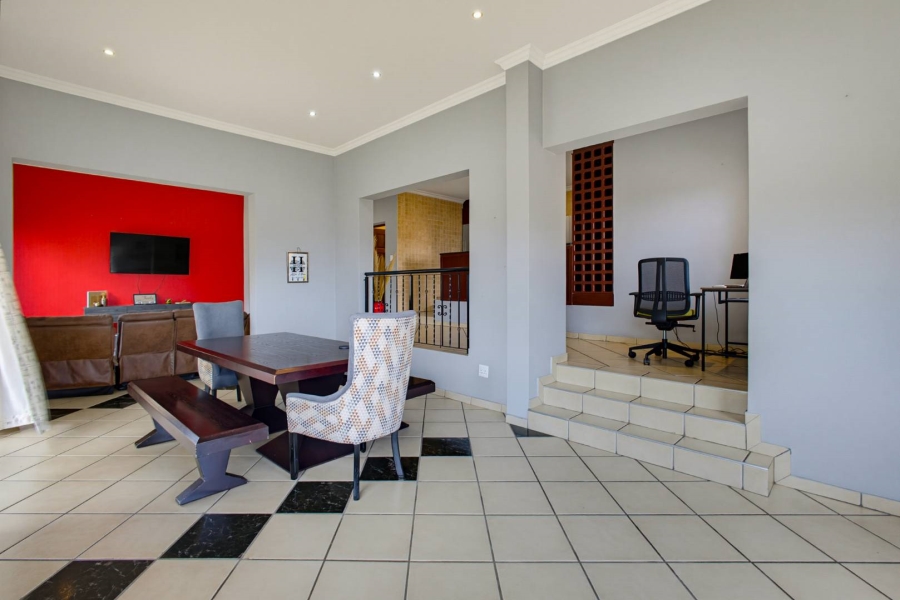 3 Bedroom Property for Sale in Mulbarton Gauteng