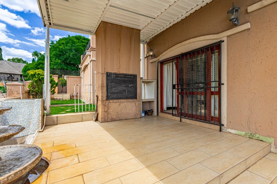 3 Bedroom Property for Sale in Mulbarton Gauteng