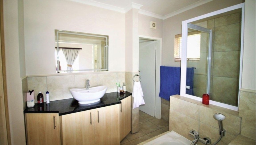 To Let 3 Bedroom Property for Rent in Edenburg Gauteng