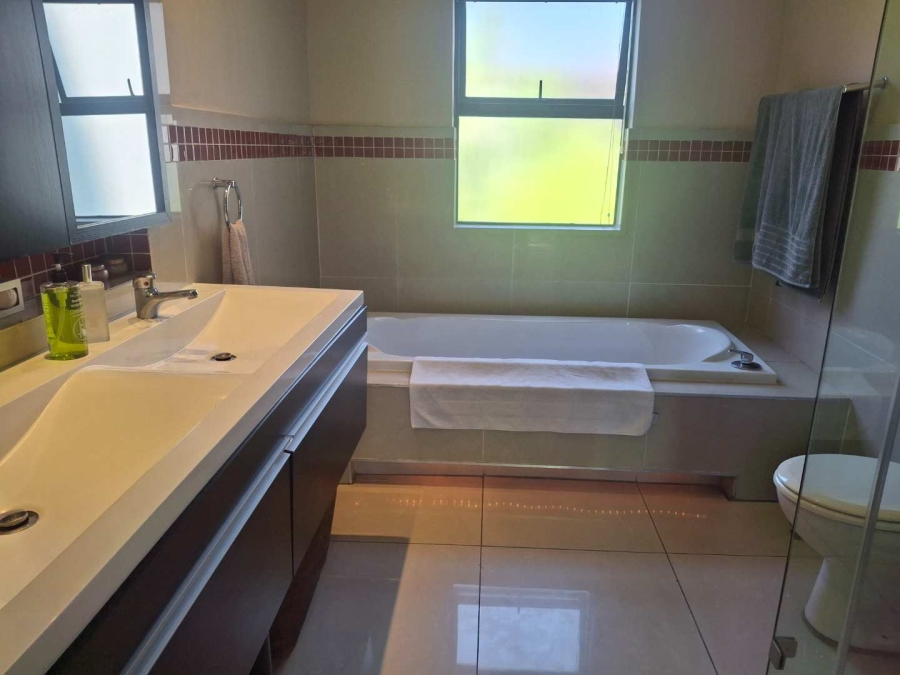2 Bedroom Property for Sale in Melrose North Gauteng