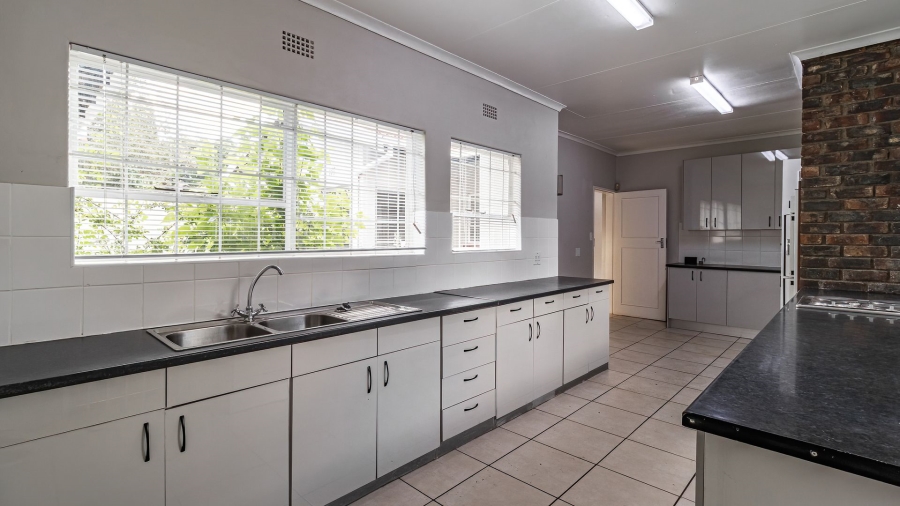 To Let 4 Bedroom Property for Rent in Northcliff Gauteng