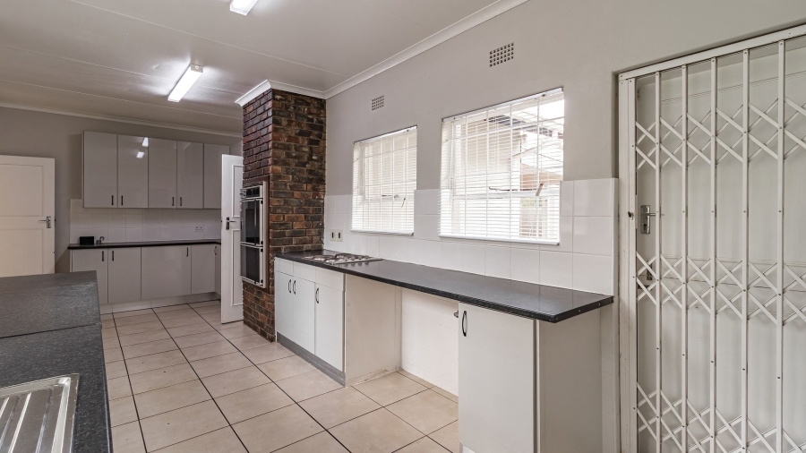 To Let 4 Bedroom Property for Rent in Northcliff Gauteng