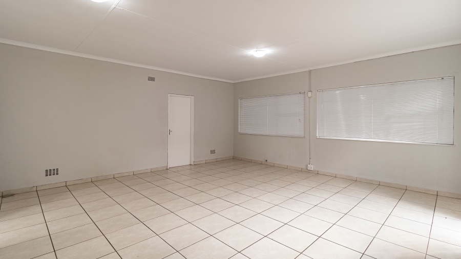 To Let 4 Bedroom Property for Rent in Northcliff Gauteng