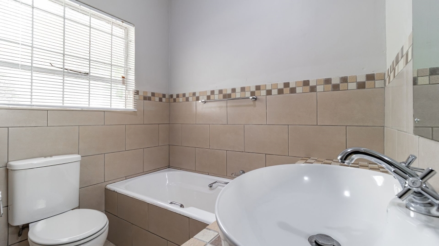 To Let 4 Bedroom Property for Rent in Northcliff Gauteng