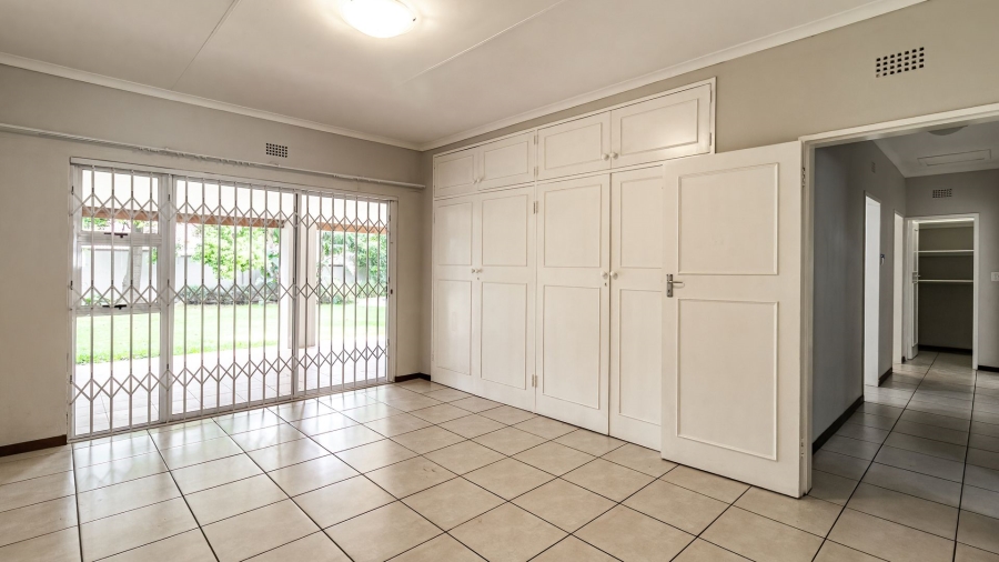To Let 4 Bedroom Property for Rent in Northcliff Gauteng