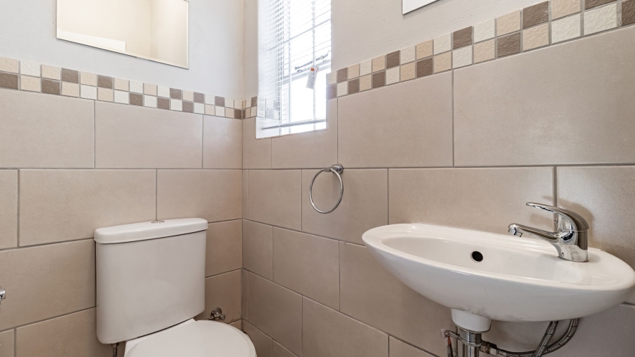 To Let 4 Bedroom Property for Rent in Northcliff Gauteng