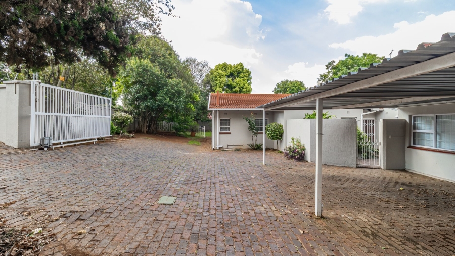 To Let 4 Bedroom Property for Rent in Northcliff Gauteng