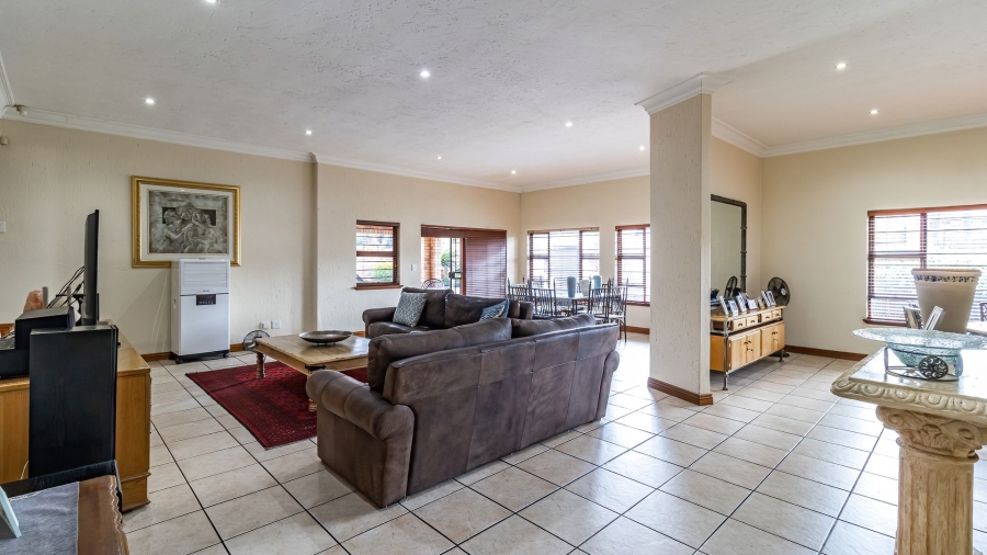 4 Bedroom Property for Sale in Fairland Gauteng
