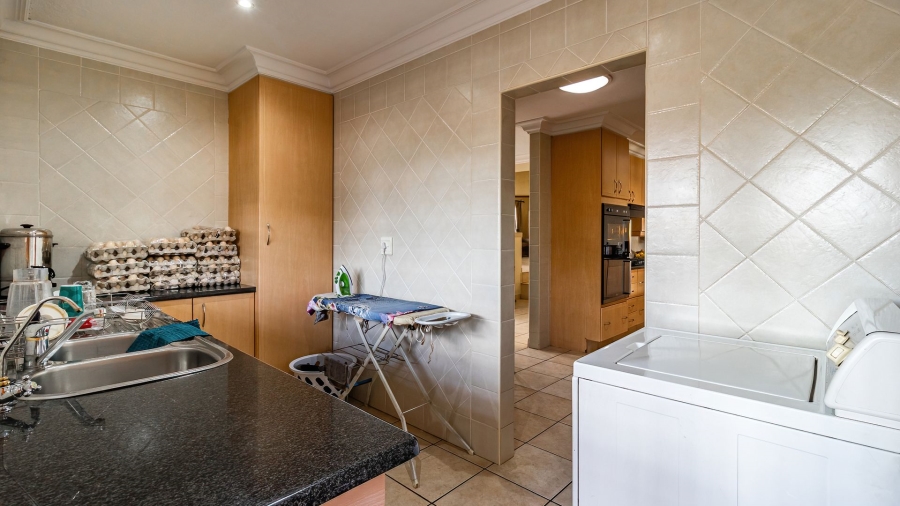 4 Bedroom Property for Sale in Fairland Gauteng