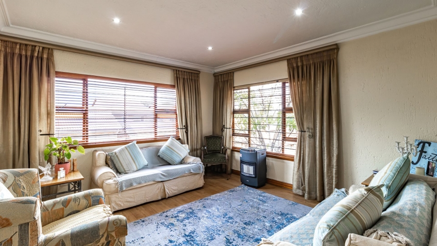 4 Bedroom Property for Sale in Fairland Gauteng