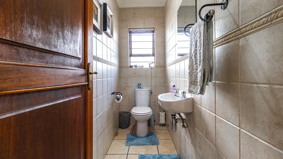 4 Bedroom Property for Sale in Fairland Gauteng