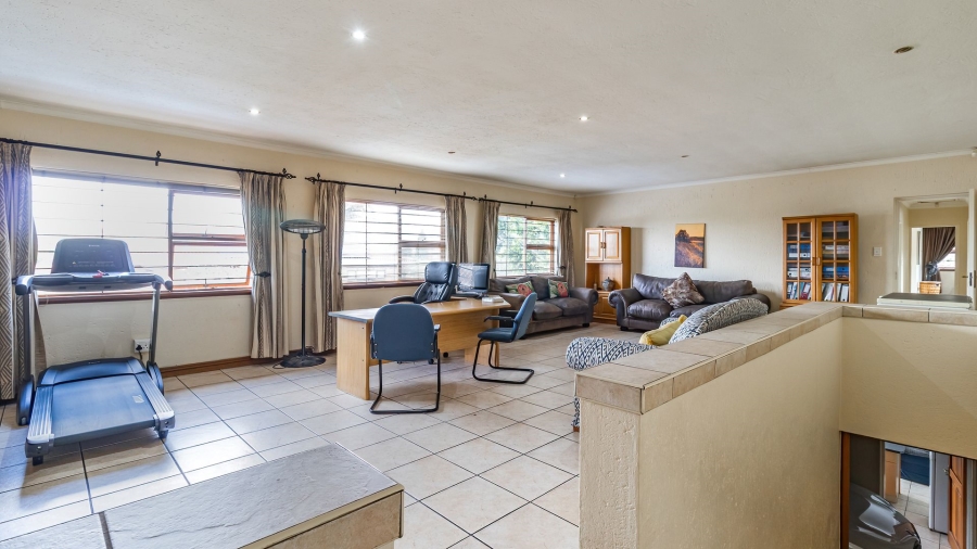 4 Bedroom Property for Sale in Fairland Gauteng