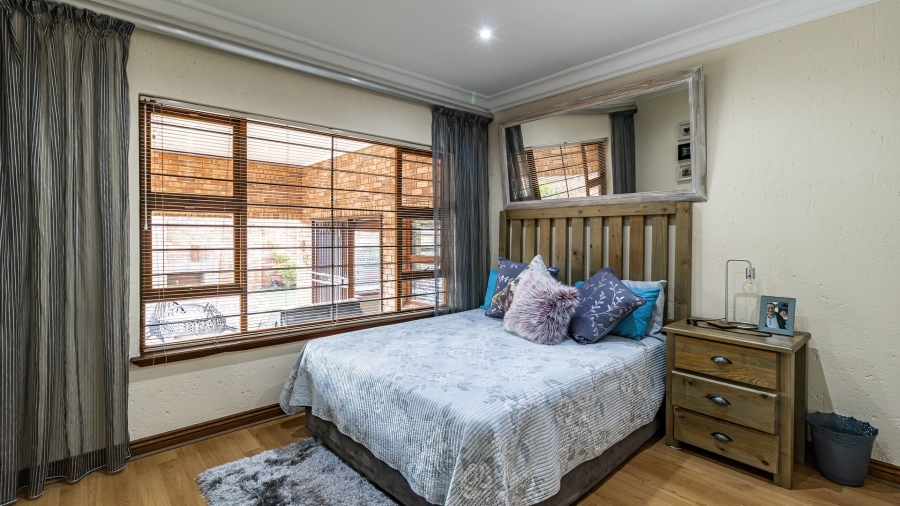 4 Bedroom Property for Sale in Fairland Gauteng