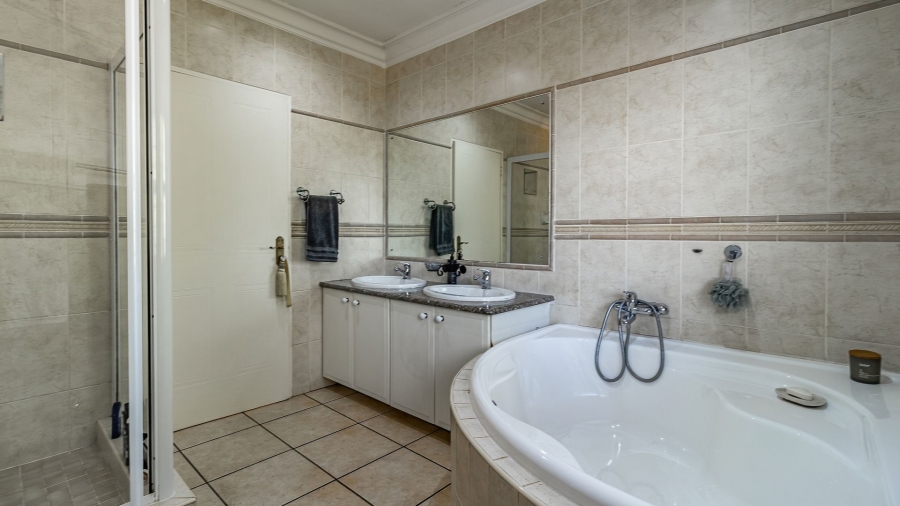 4 Bedroom Property for Sale in Fairland Gauteng
