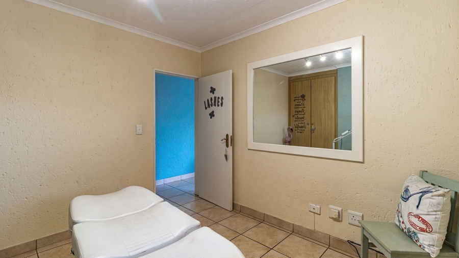 4 Bedroom Property for Sale in Fairland Gauteng