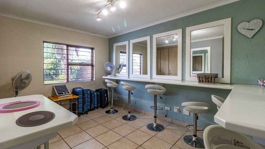 4 Bedroom Property for Sale in Fairland Gauteng