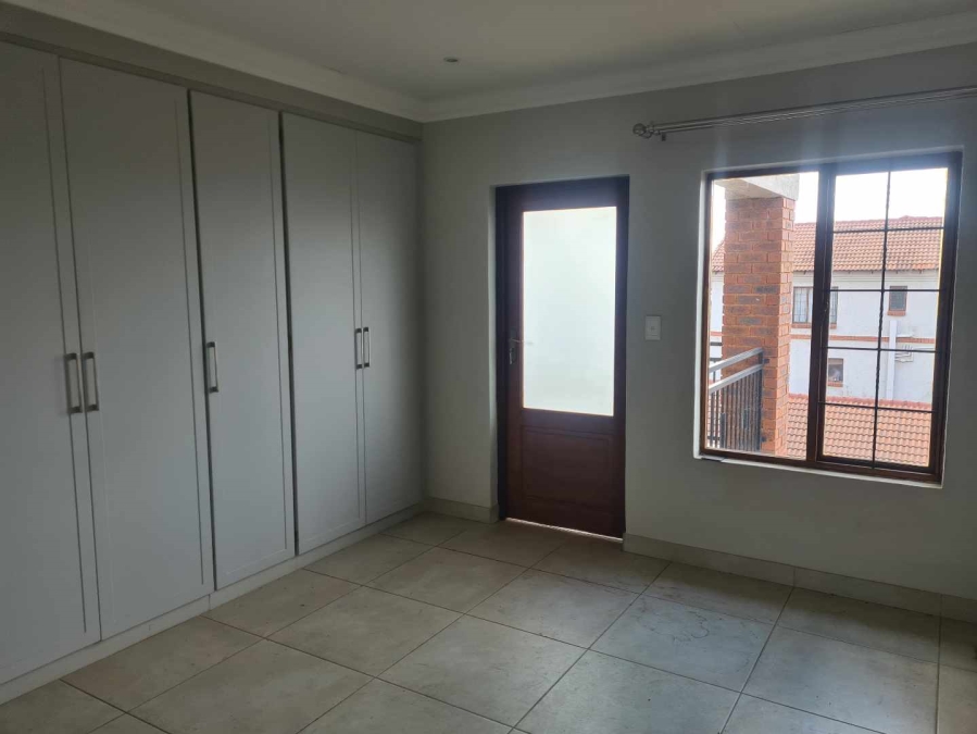 To Let 3 Bedroom Property for Rent in Country View Estate Gauteng