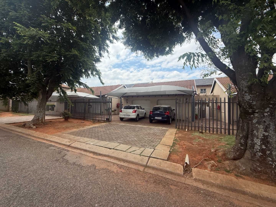 2 Bedroom Property for Sale in Fairland Gauteng