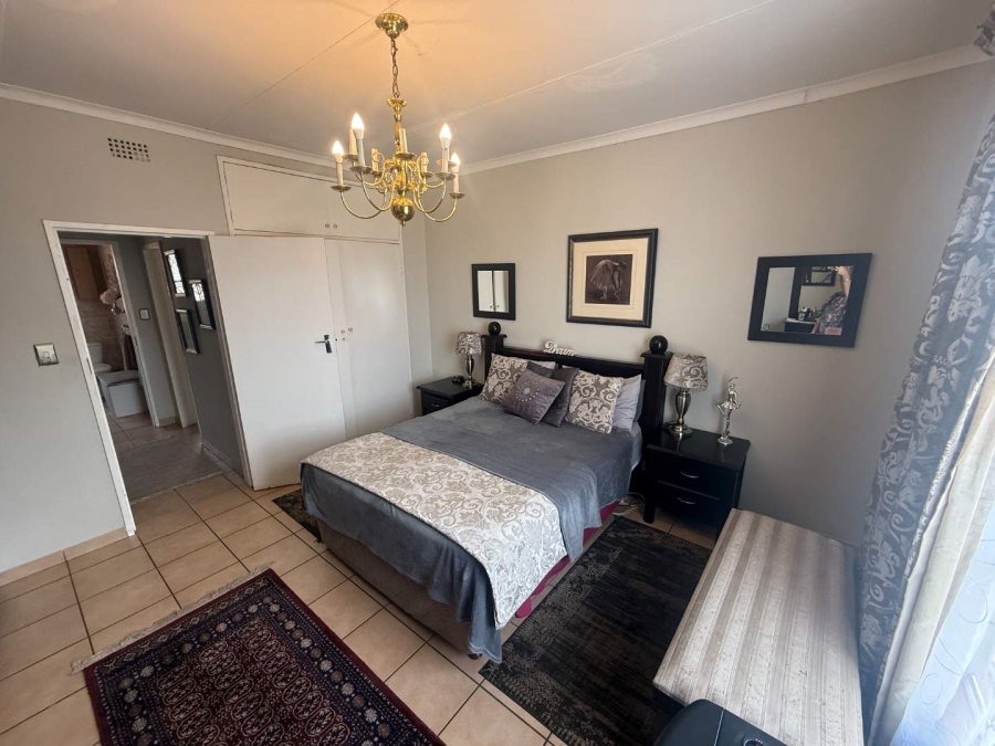 2 Bedroom Property for Sale in Fairland Gauteng