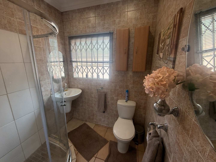 2 Bedroom Property for Sale in Fairland Gauteng
