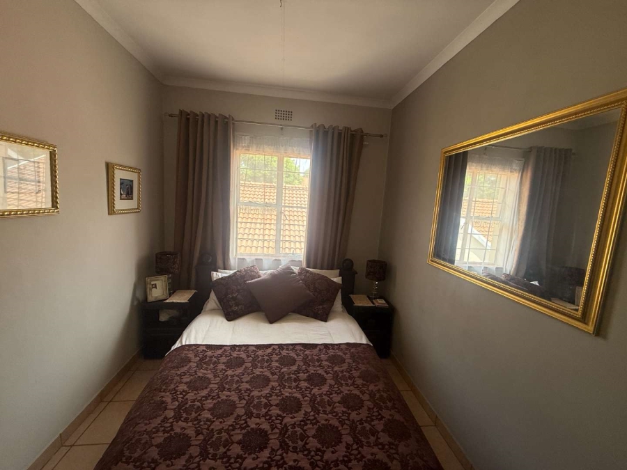 2 Bedroom Property for Sale in Fairland Gauteng