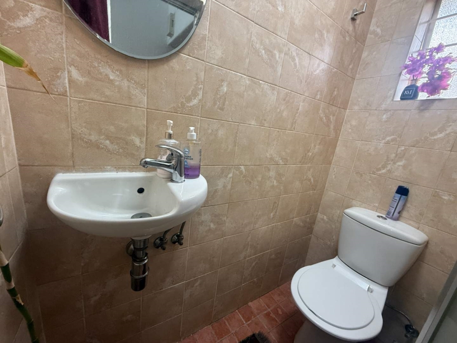 2 Bedroom Property for Sale in Fairland Gauteng