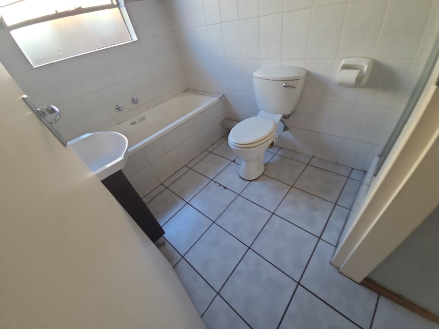 2 Bedroom Property for Sale in Weltevreden Park Gauteng