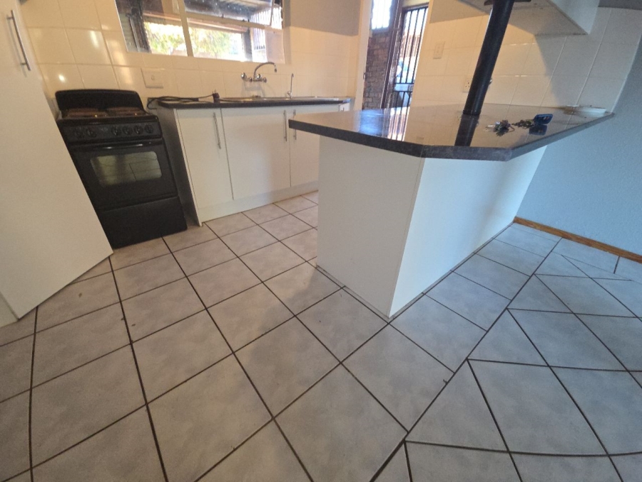 2 Bedroom Property for Sale in Weltevreden Park Gauteng