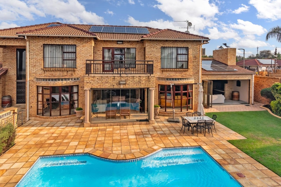 5 Bedroom Property for Sale in Chancliff A H Gauteng