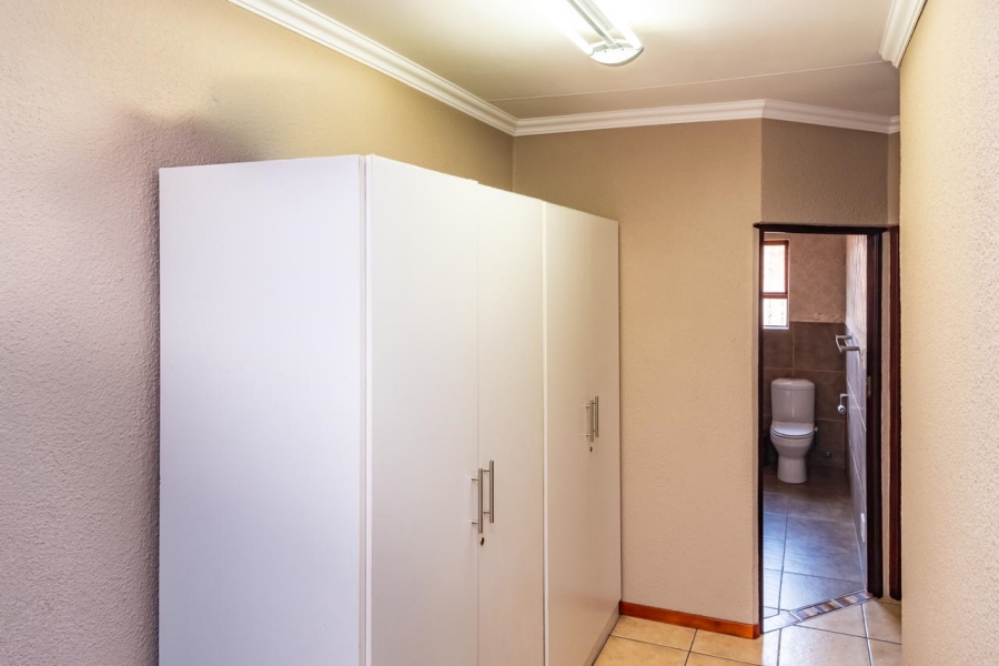 5 Bedroom Property for Sale in Chancliff A H Gauteng