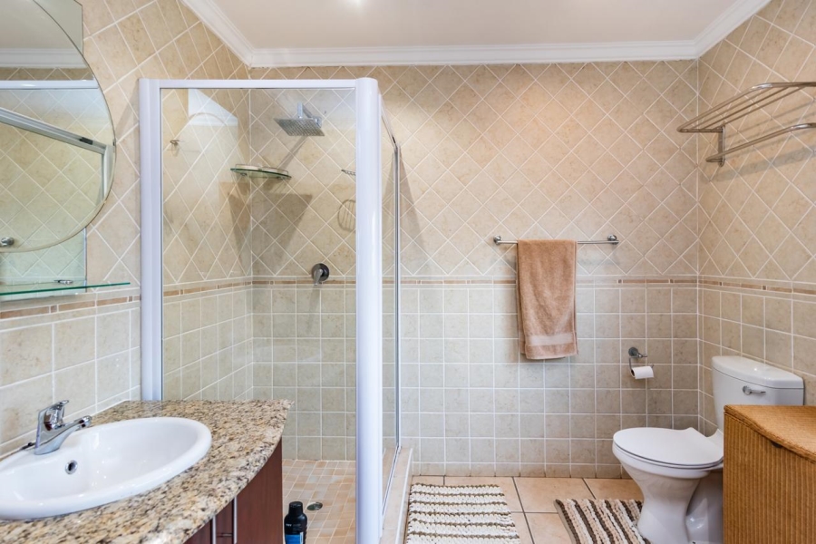 5 Bedroom Property for Sale in Chancliff A H Gauteng