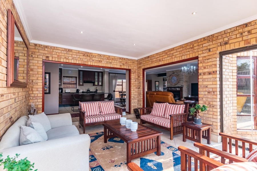 5 Bedroom Property for Sale in Chancliff A H Gauteng