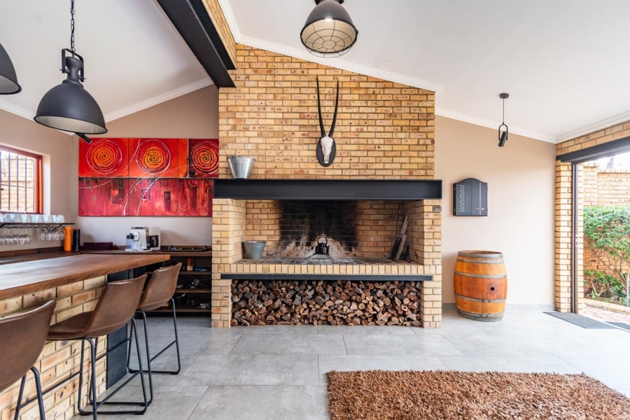 5 Bedroom Property for Sale in Chancliff A H Gauteng