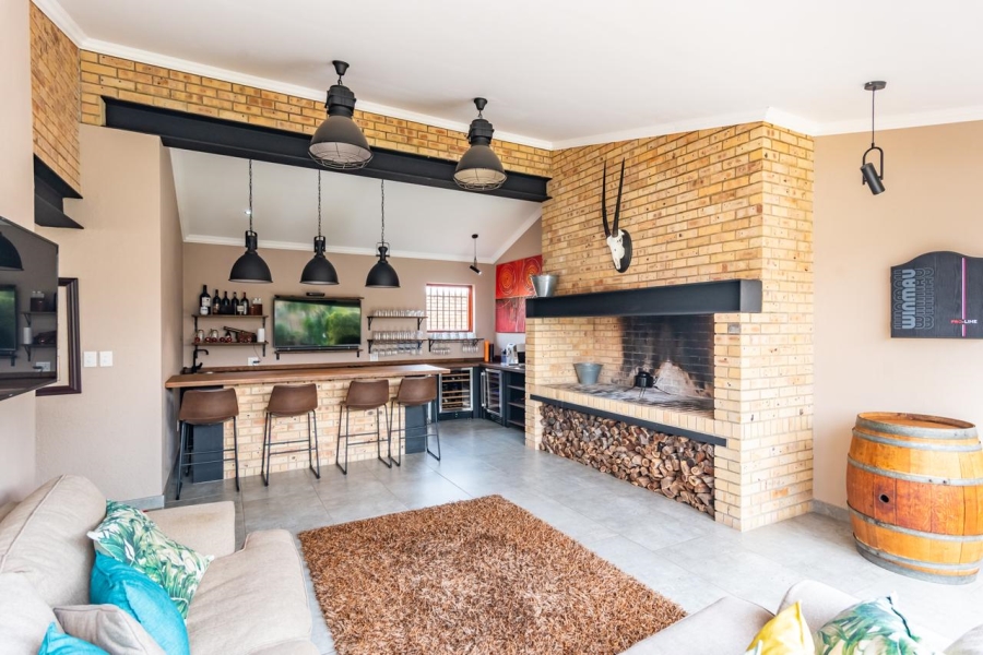 5 Bedroom Property for Sale in Chancliff A H Gauteng