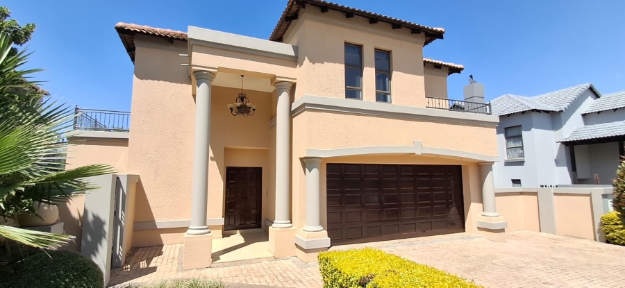 5 Bedroom Property for Sale in Aspen Hills Gauteng