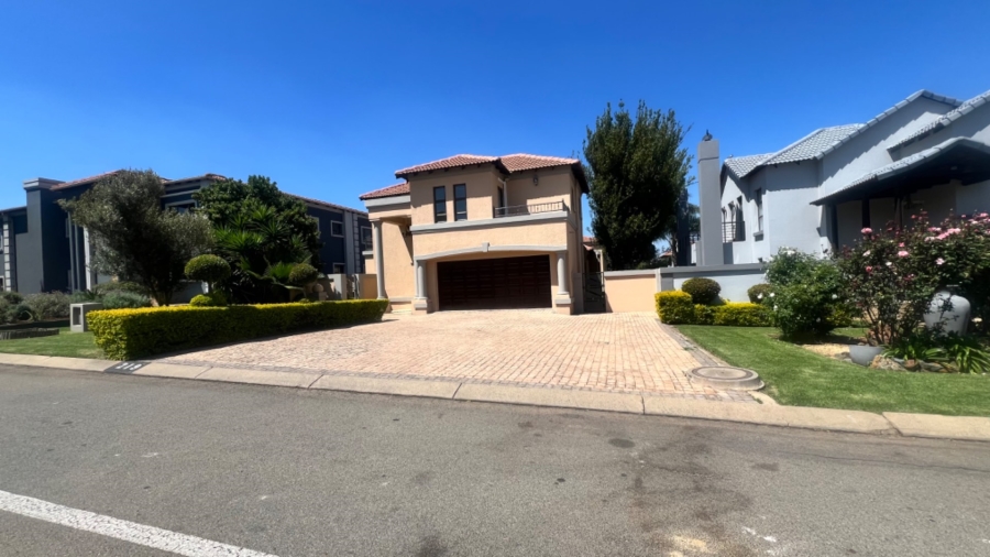 5 Bedroom Property for Sale in Aspen Hills Gauteng