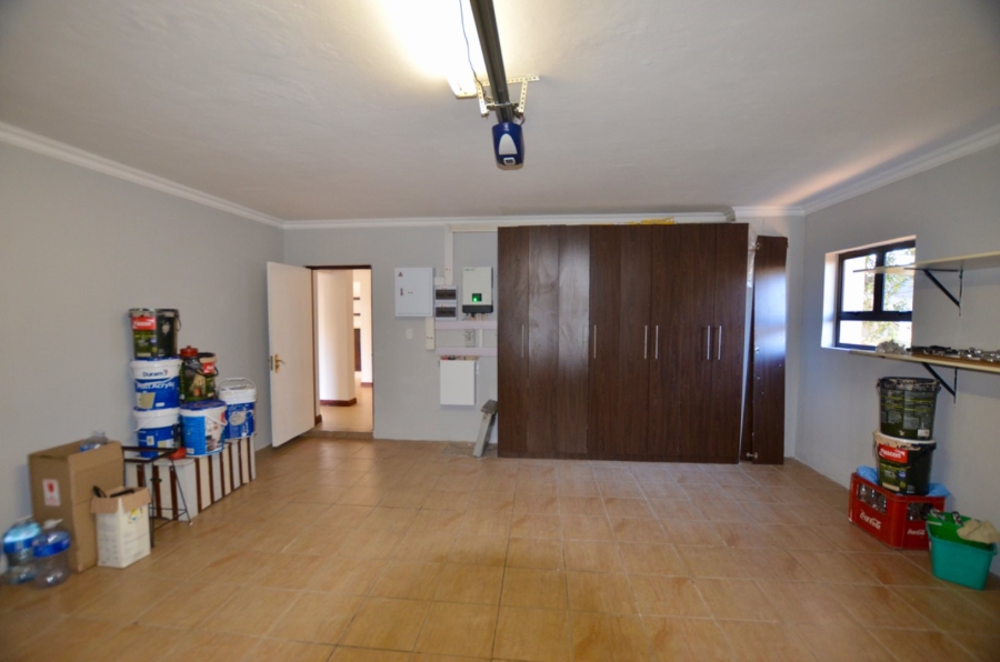 5 Bedroom Property for Sale in Aspen Hills Gauteng