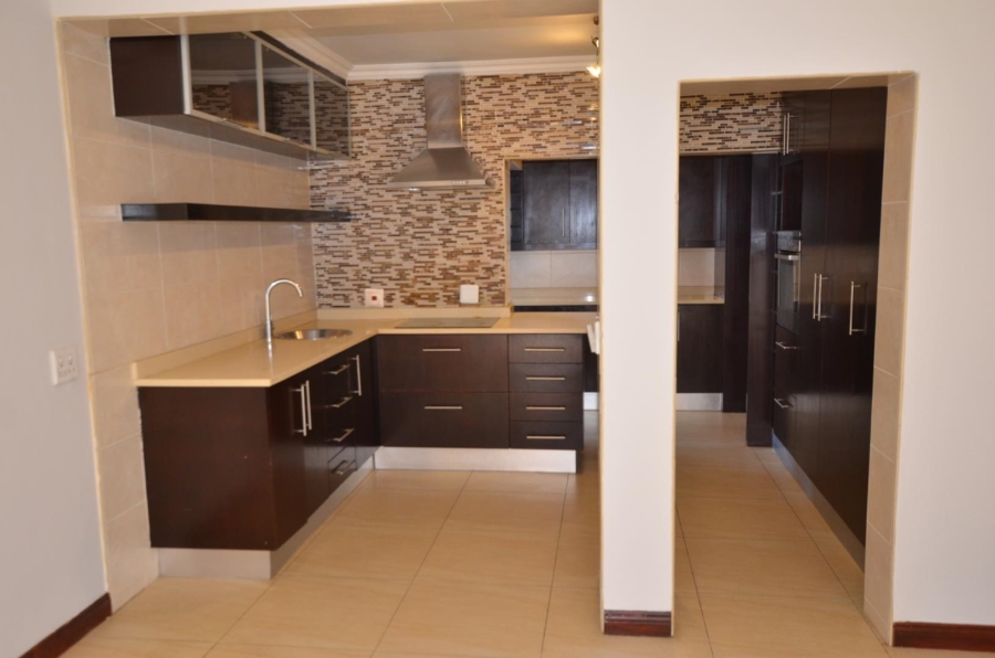 5 Bedroom Property for Sale in Aspen Hills Gauteng