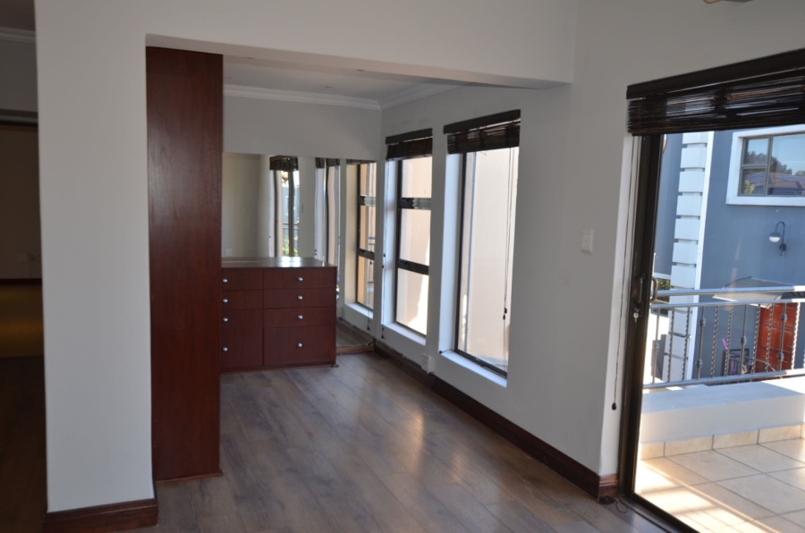 5 Bedroom Property for Sale in Aspen Hills Gauteng