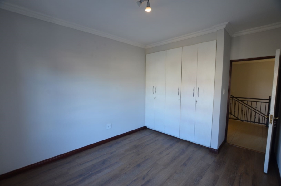 5 Bedroom Property for Sale in Aspen Hills Gauteng