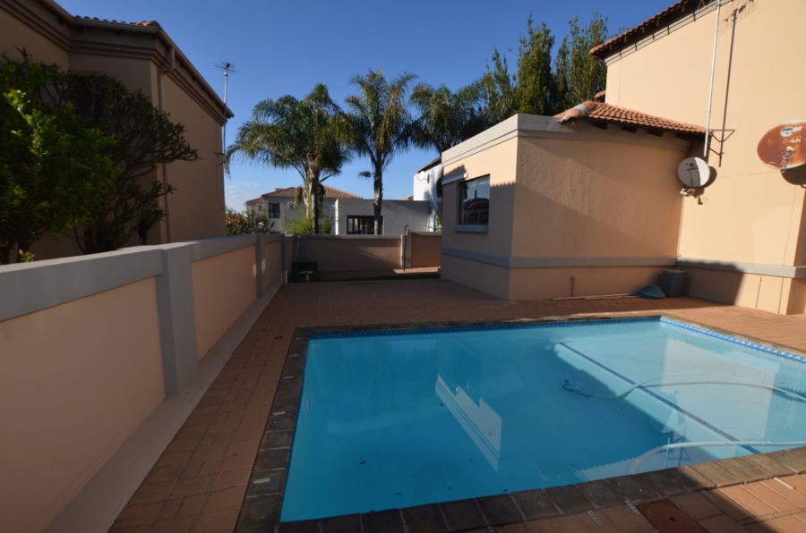 5 Bedroom Property for Sale in Aspen Hills Gauteng